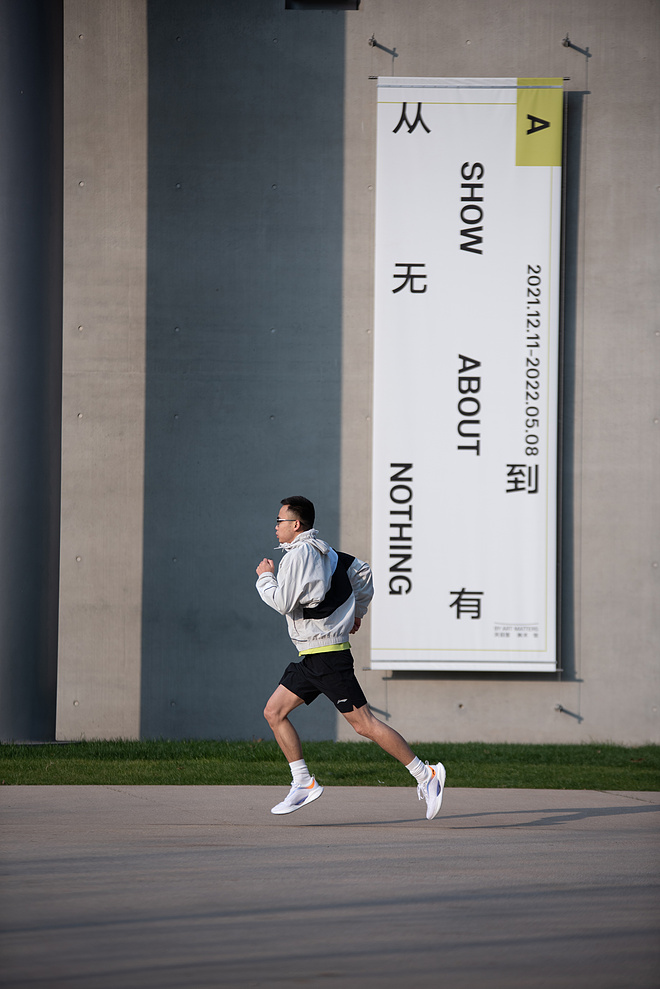 让李宁超轻19给你解释，什么叫做“看得见的轻松”