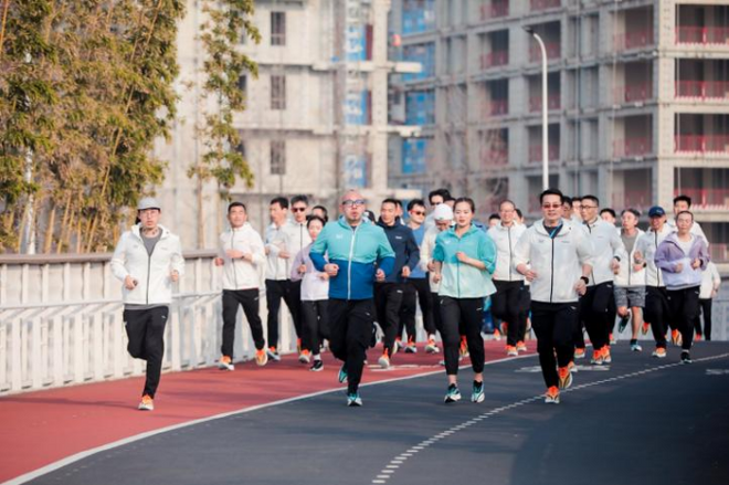 “我们都是向前跑的人”  国产运动品牌361°发布全新跑步主张及竞速家族跑鞋矩阵