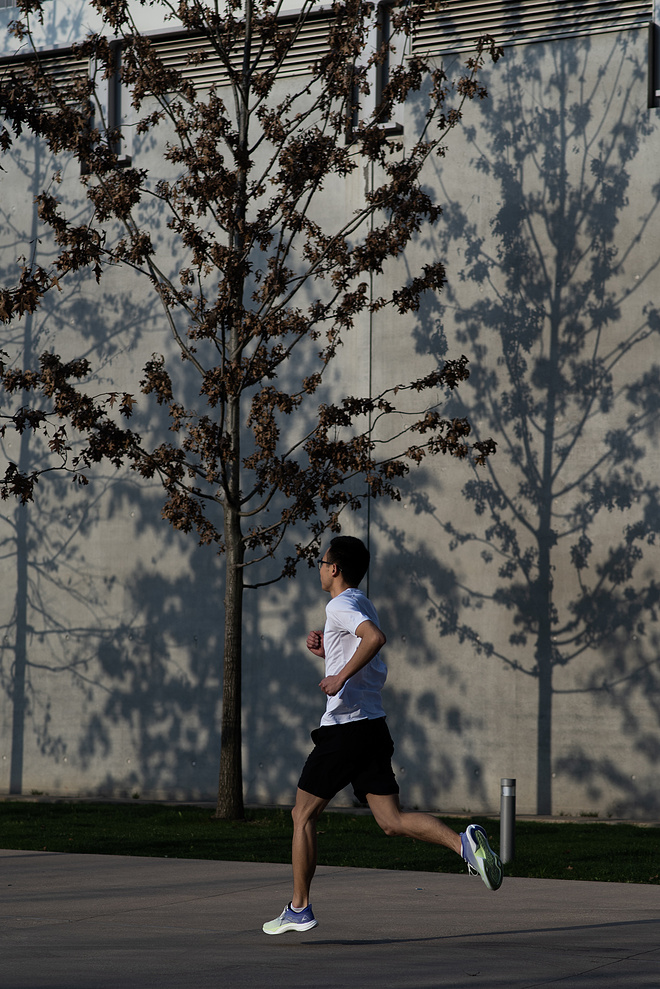 安踏氢跑4.0 好像比前代变重了？