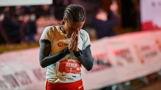 新女子10K世界纪录创造者Yehualaw：当天才不再倒霉