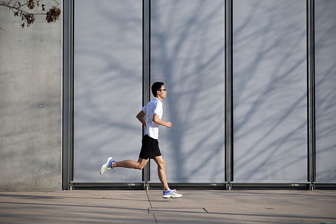 安踏氢跑4.0 好像比前代变重了？