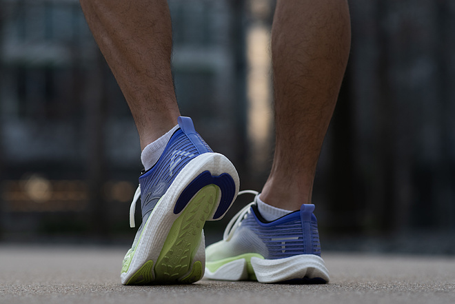 安踏氢跑4.0 好像比前代变重了？