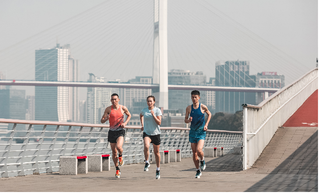 “我们都是向前跑的人”  国产运动品牌361°发布全新跑步主张及竞速家族跑鞋矩阵