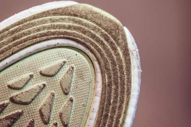 安踏氢跑4.0 好像比前代变重了？