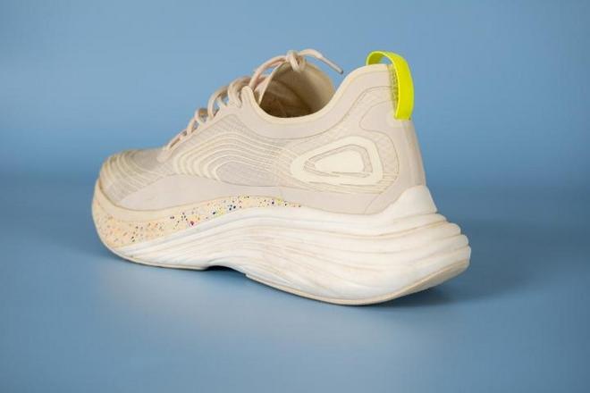 小众品牌敢卖“天价”跑鞋的底气是什么？