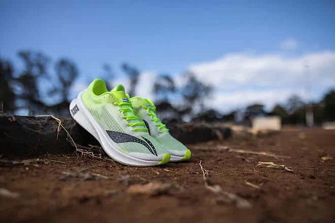 国产碳板跑鞋不行？看看大家怎么说