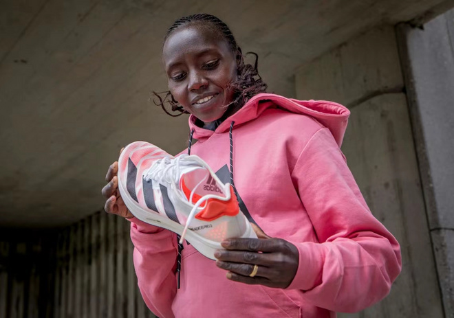 马拉松女王和adidas的重回