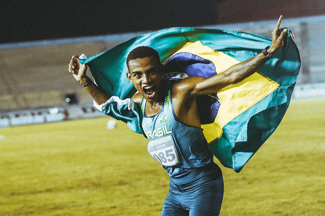 和基普乔格击拳的他，如今是全南美洲跑马拉松最快的男人