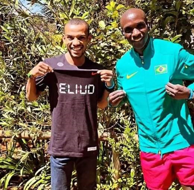 和基普乔格击拳的他，如今是全南美洲跑马拉松最快的男人