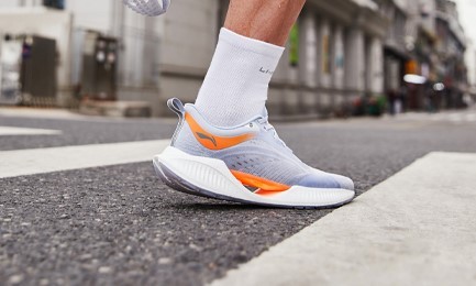 国产训练跑鞋其实也不错