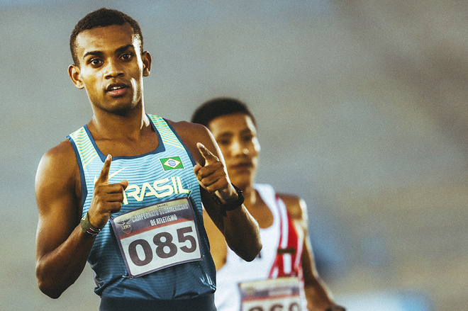 和基普乔格击拳的他，如今是全南美洲跑马拉松最快的男人