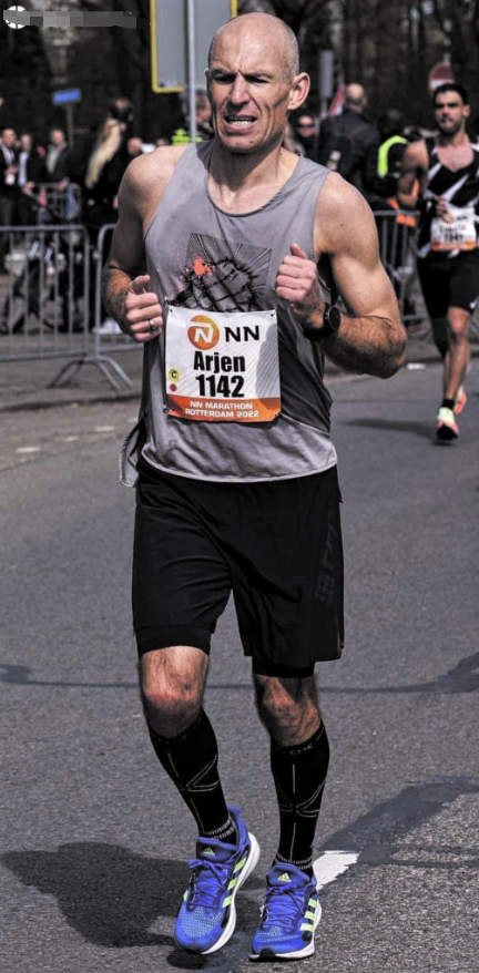 “小飞侠”罗本：足坛名宿，跑圈新人