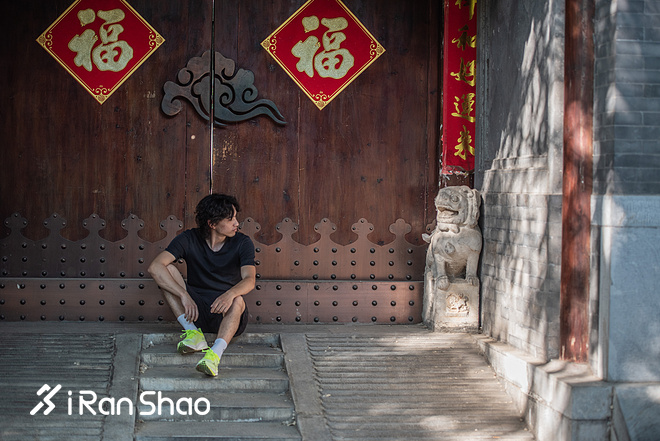 鸿星尔克极风SP 盲入第一双马拉松跑鞋