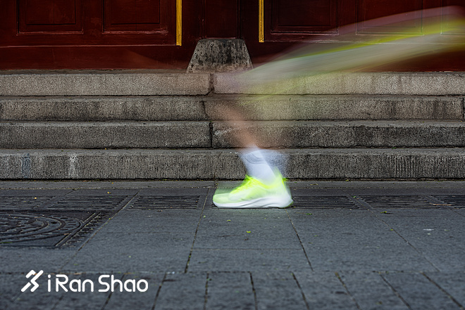 鸿星尔克极风SP 盲入第一双马拉松跑鞋