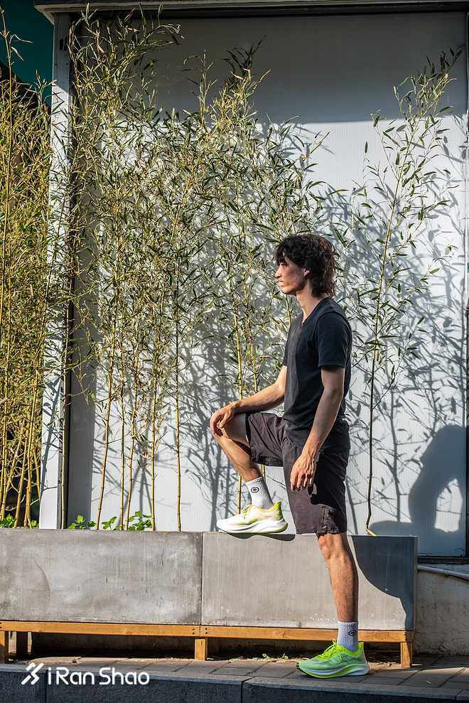 鸿星尔克极风SP 盲入第一双马拉松跑鞋