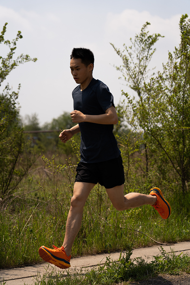 HOKA ONE ONE Tecton X 今天越野跑鞋也有碳板了