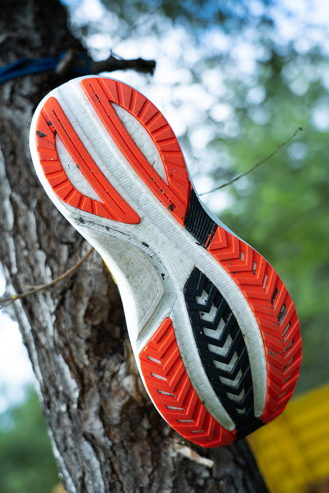 Saucony Tempus坦途，一双轻盈与稳定兼容的跑鞋是什么样子？