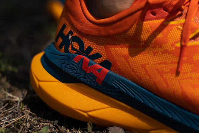 HOKA ONE ONE Tecton X 今天越野跑鞋也有碳板了