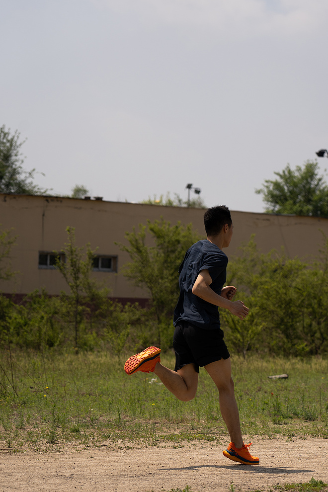 HOKA ONE ONE Tecton X 今天越野跑鞋也有碳板了