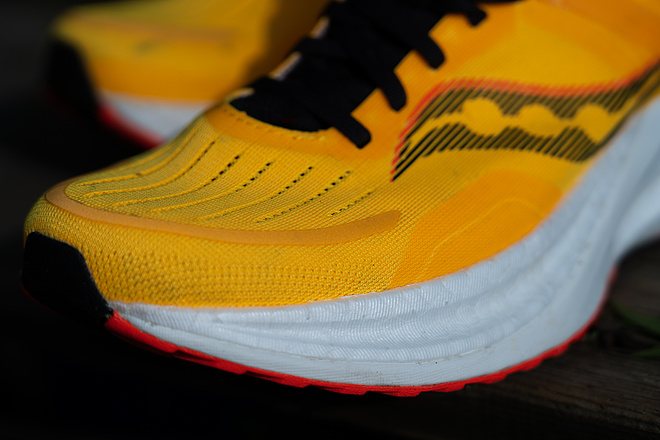 Saucony Tempus坦途，一双轻盈与稳定兼容的跑鞋是什么样子？