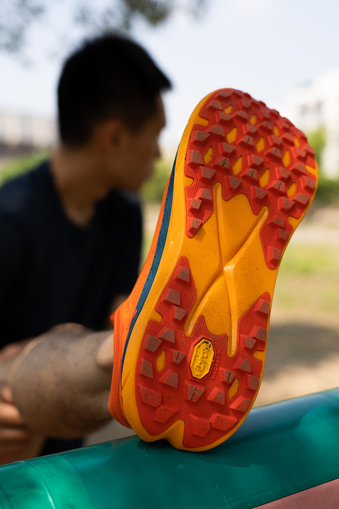 HOKA ONE ONE Tecton X 今天越野跑鞋也有碳板了