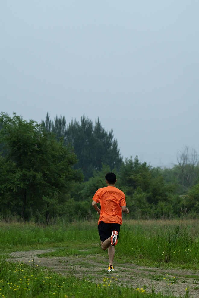 Saucony Tempus坦途，一双轻盈与稳定兼容的跑鞋是什么样子？