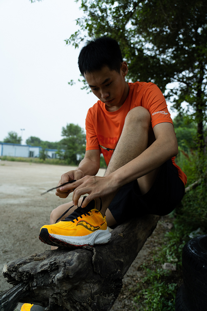 Saucony Tempus坦途，一双轻盈与稳定兼容的跑鞋是什么样子？