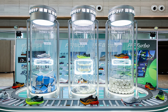 ASICS 亚瑟士节奏动力场首次空降上海前滩太古里