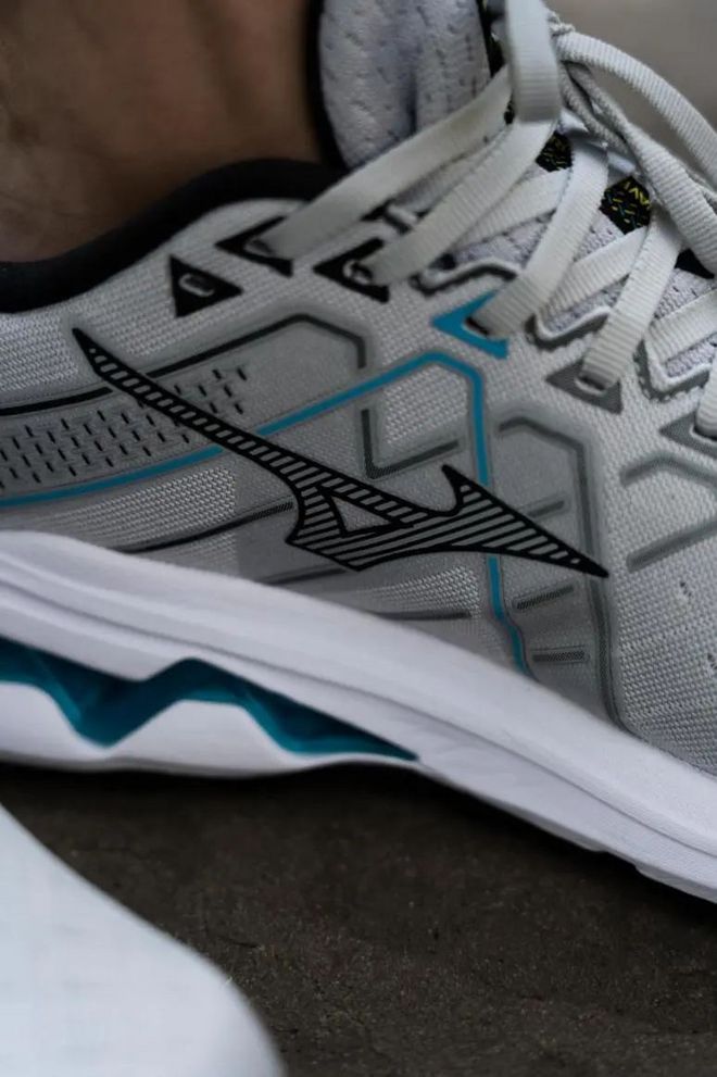 跑鞋可不能选错，不然容易崴断脚