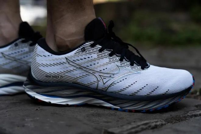 跑鞋可不能选错，不然容易崴断脚