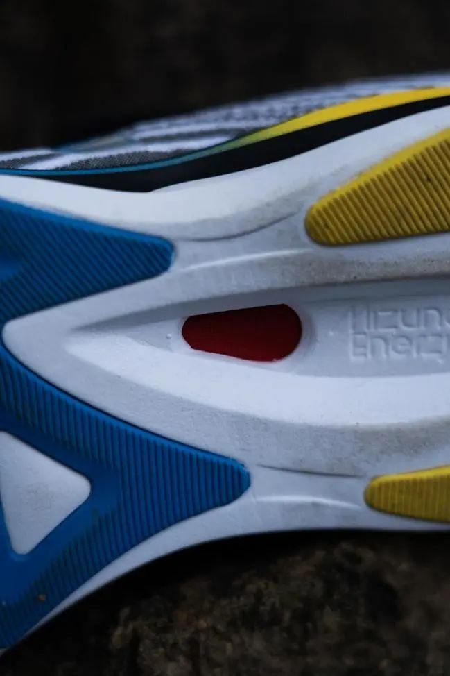 跑鞋可不能选错，不然容易崴断脚