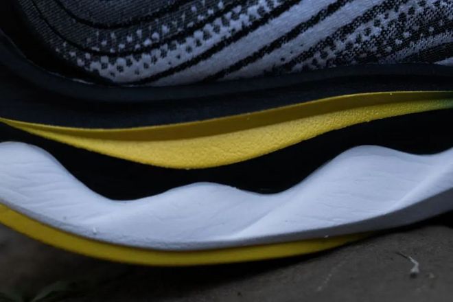 跑鞋可不能选错，不然容易崴断脚