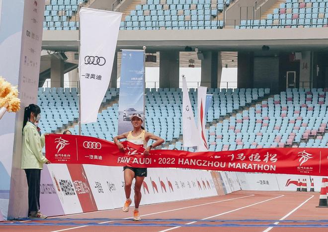 那双站上大满贯领奖台的飞电，最近好像赢麻了？