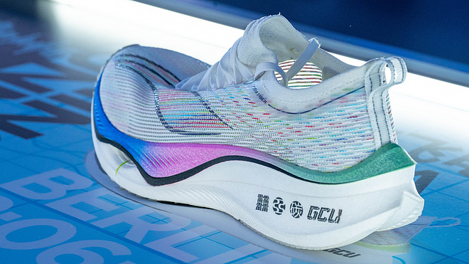 那双站上大满贯领奖台的飞电，最近好像赢麻了？