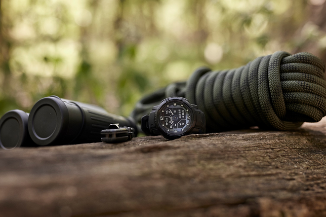 Garmin佳明发布本能·跨界Instinct Crosssover太阳能指针式智能手表 本能不设限，跨界又何妨