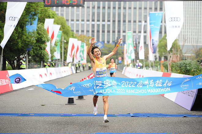 那双站上大满贯领奖台的飞电，最近好像赢麻了？