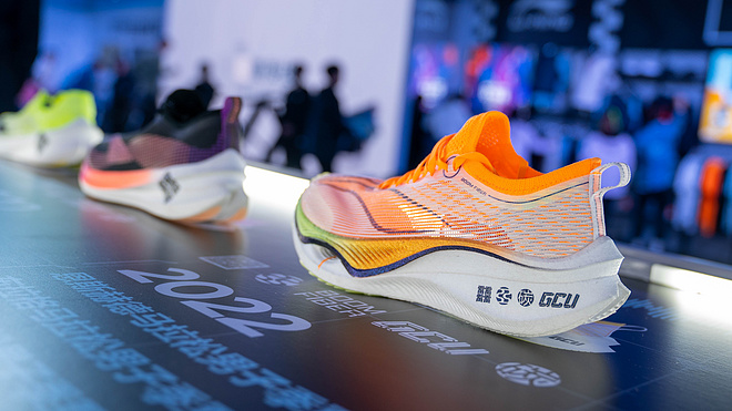 那双站上大满贯领奖台的飞电，最近好像赢麻了？