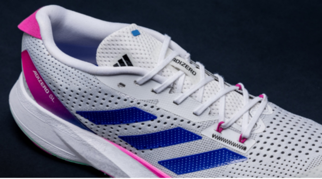 全新ADIZERO SL系列和跑者一起，新的一年“下一步，会更快”