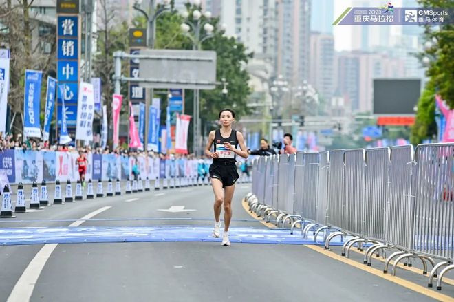 炸裂的马拉松周末，破纪录，拿奥标，冲PB