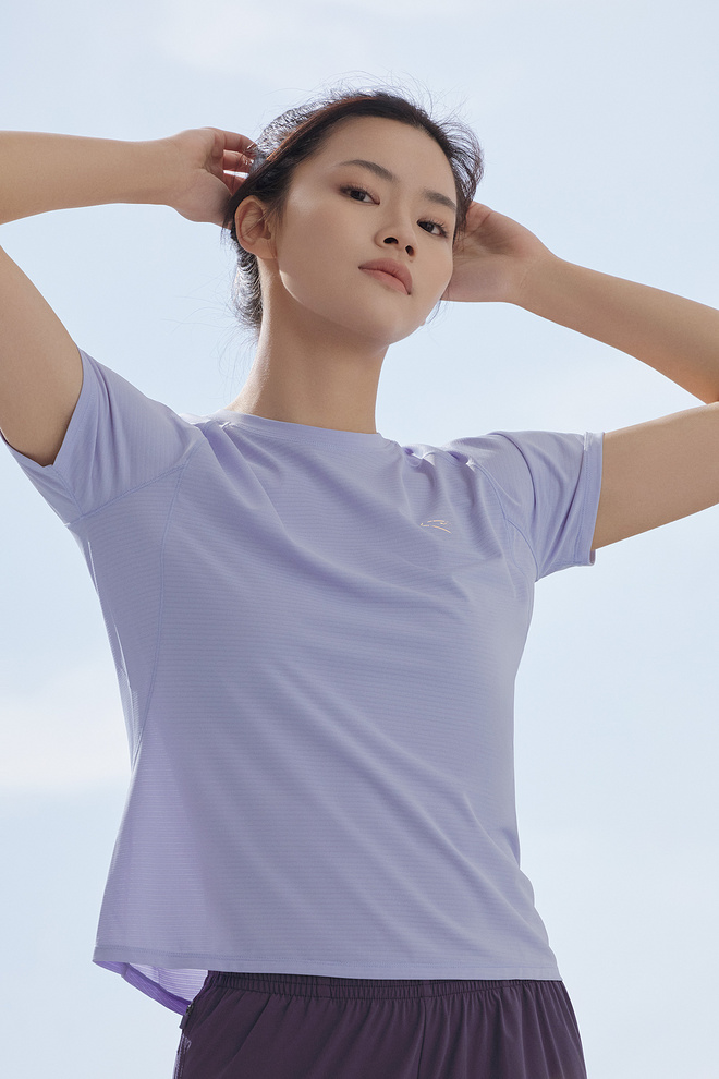 国民运动品牌安踏2023年全新推出速干系列