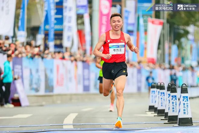 炸裂的马拉松周末，破纪录，拿奥标，冲PB