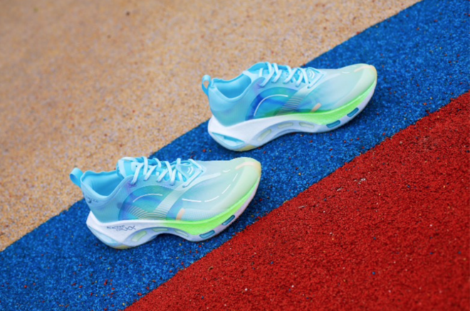 燃烧GEAR ｜ 分区缓震，特步跑步缓震的突破