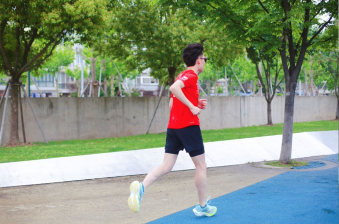 燃烧GEAR ｜ 分区缓震，特步跑步缓震的突破