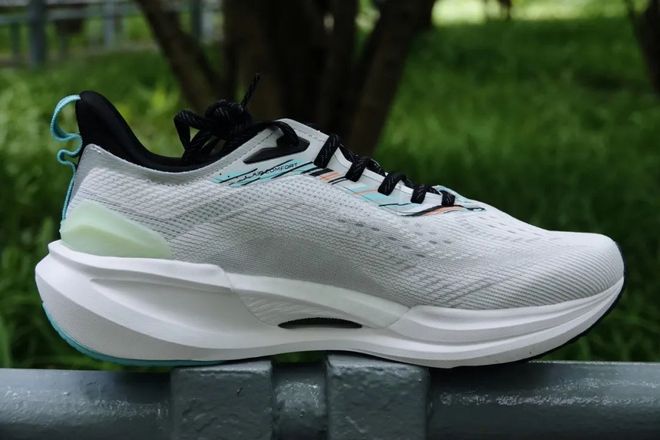 燃烧GEAR ｜ 騛速 4.0 ，特步缓震的摇摆