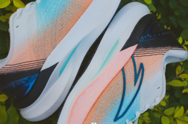 燃烧 GEAR｜缓震提升 ，安踏冠军跑鞋的更新