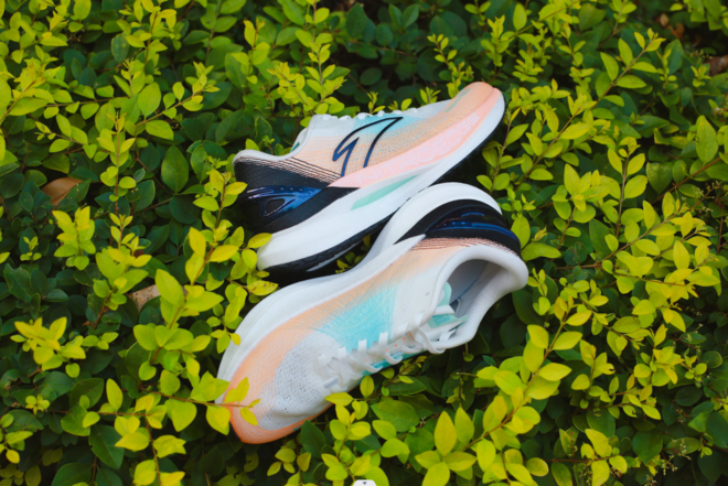 燃烧 GEAR｜缓震提升 ，安踏冠军跑鞋的更新