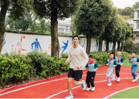 飞常跑量，飞跃无限 HOKA ONE ONE®集结跑者力量 助力乘风梦想