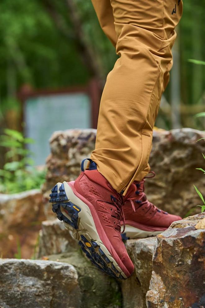 山迹街 GEAR ｜ 重装利器 HOKA的 KAHA 2 GORE-TEX 版本