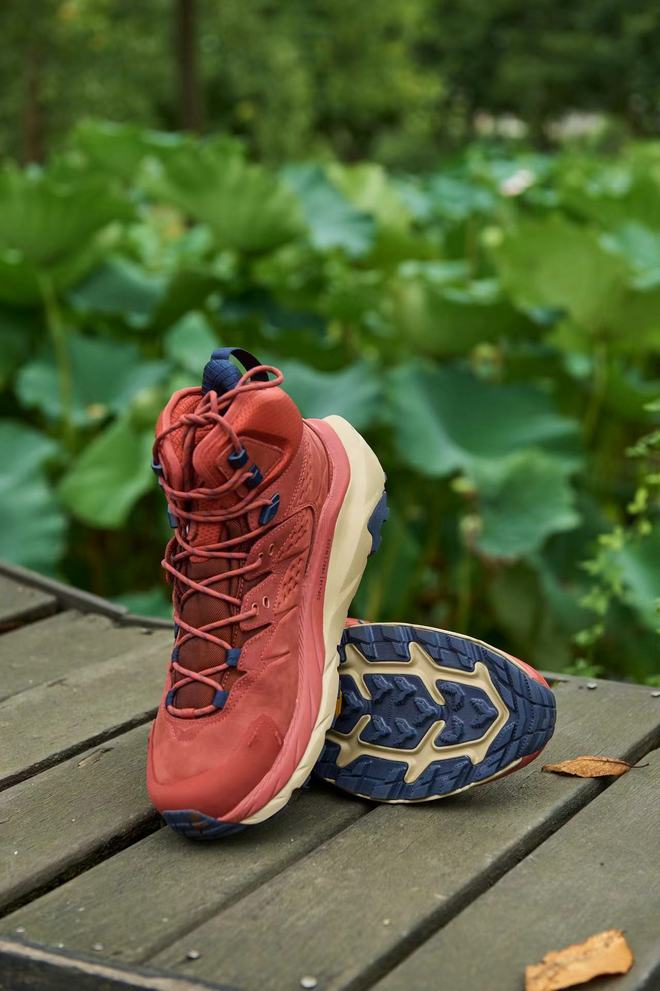 山迹街 GEAR ｜ 重装利器 HOKA的 KAHA 2 GORE-TEX 版本