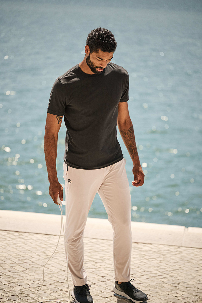 Vuori 首个中国门店正式亮相上海静安嘉里中心